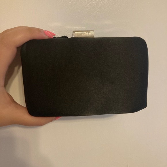 Black formal clutch - Picture 2 of 8